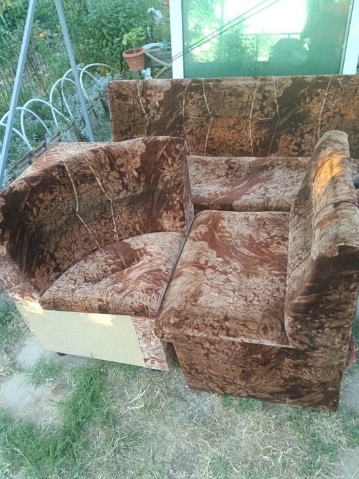 Продавам кухненски ъглов диван