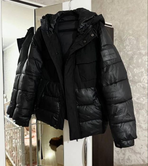 Продам зимние куртки