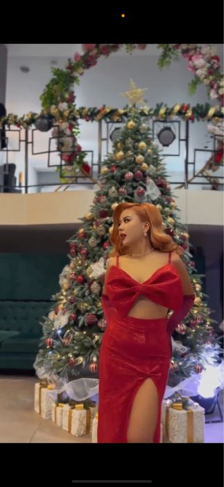 Платье новогоднее продам 2025