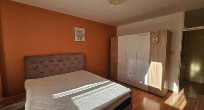 Дава се под наем Тристаен апартамент в София, Изток - 95 кв.м за 690 € - Снимка #2