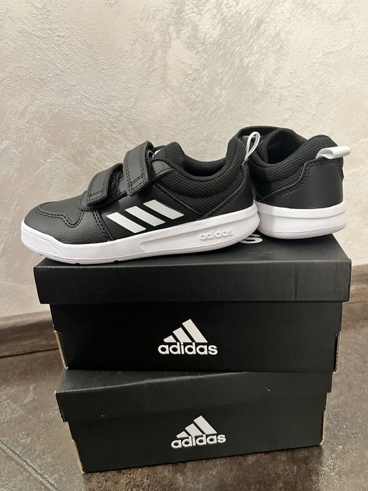 Нови детски обувки Adidas Tensaur