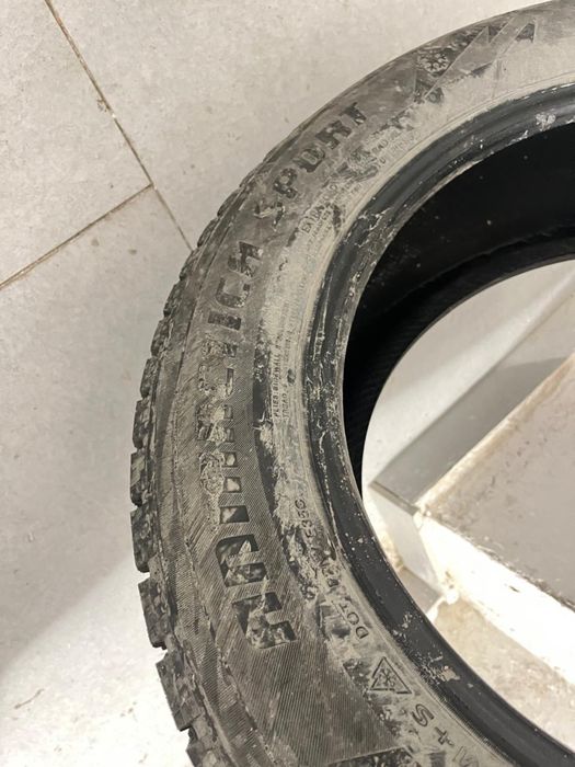Продам комплект зимних шин r17