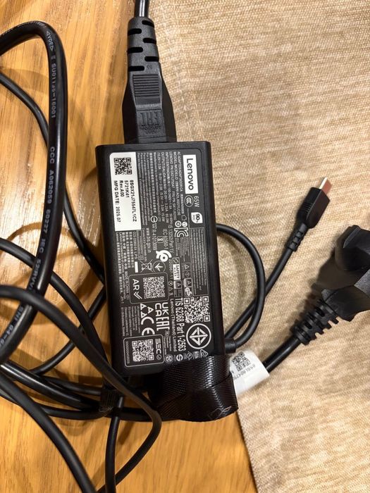 Продавам като нов Лаптоп ThinkPad E14 Gen 7 - 14" В ГАРАНЦИЯ Intel Core 5 210H (8-ядрен), 16GB DDR5, Intel Graphics, 1TB PCIe SSD, Windows 11 Home