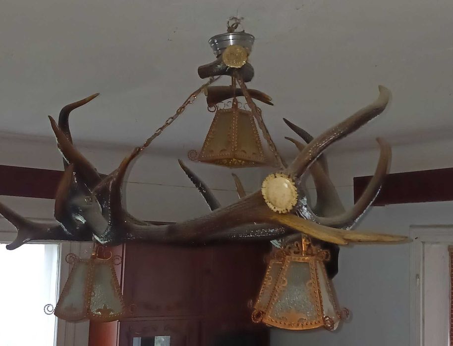 Candelabru din coarne de cerb