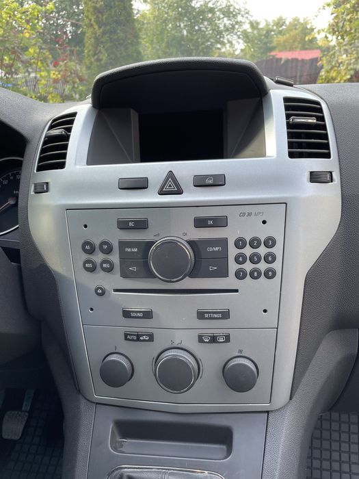 Vând Opel Zafira!