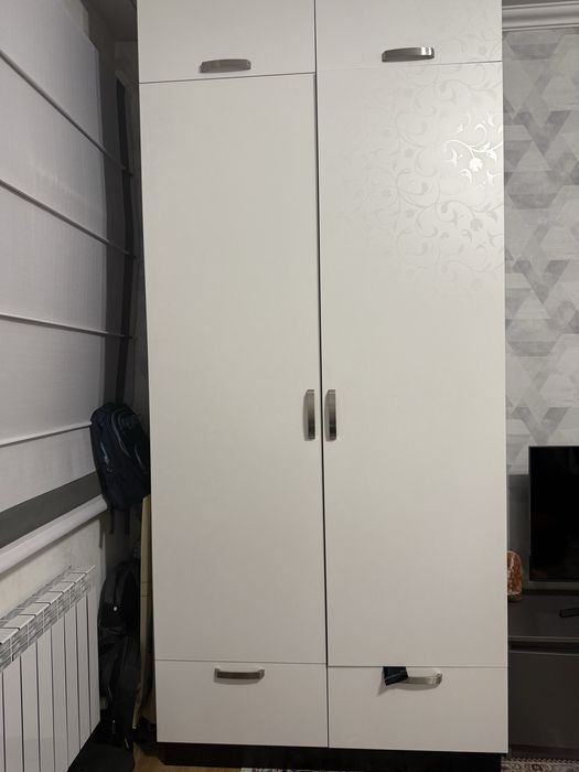 Продам 2-х метровый шкаф для одежды