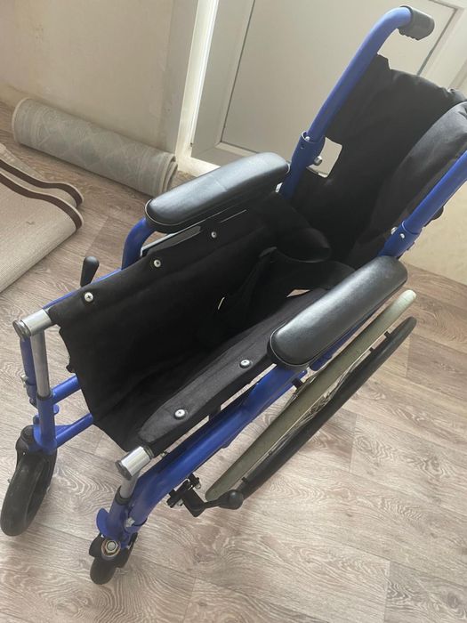 Инвалидний коляска