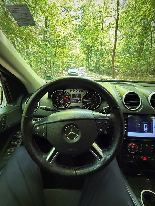 Vând Mercedes ML 320 4matic