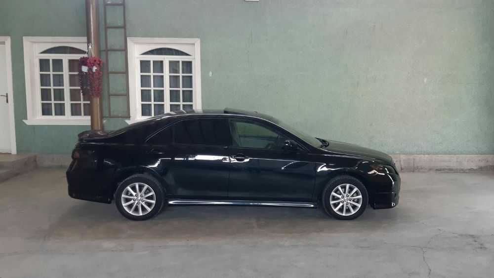 Toyota Camry 40 сотилади