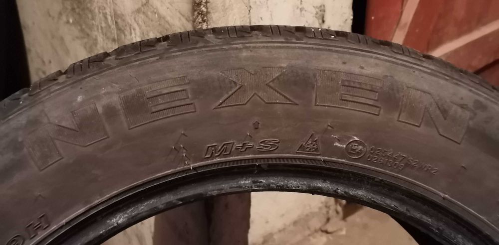 Продавам 2 броя зимни гуми 195.60.16 на 1 сезон дот 2019 Nexen