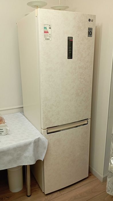 Продам холодильник LG