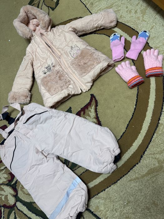 Зимний комбинезон для девочки.