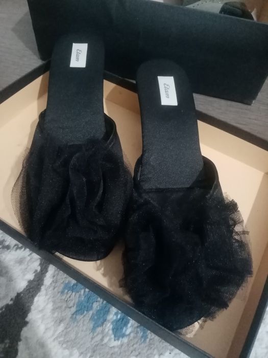 Аёллар оёк кийими