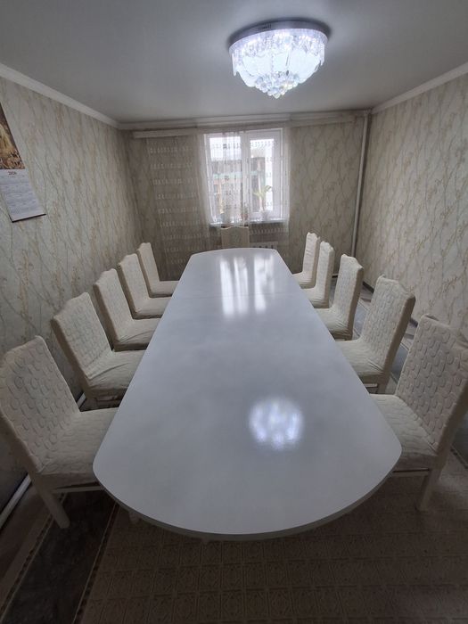 Стол для гостиной