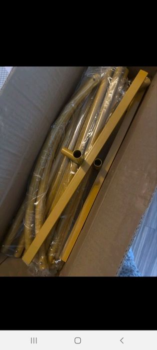 Метална арка -размери 2,20м × 1,20м с бордо воал подарък