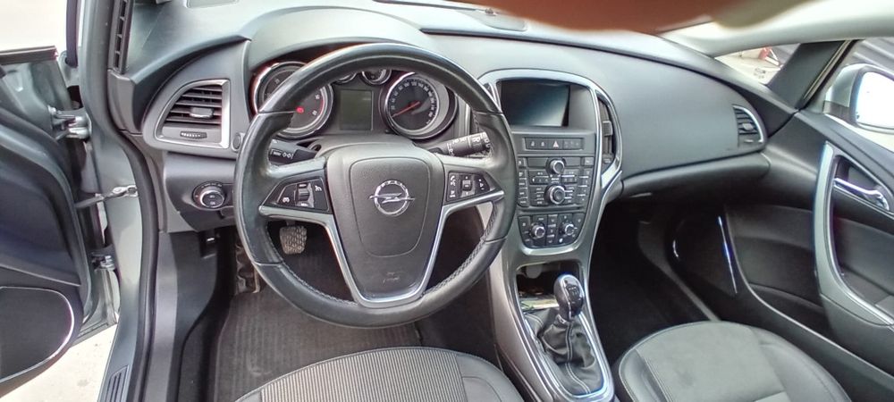 Opel Astra J Sports Tourer 1.7 CDTI 125 CP – 2011 – Euro 5
