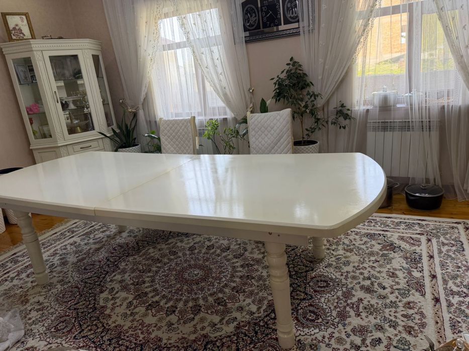 Кухонный большой стол