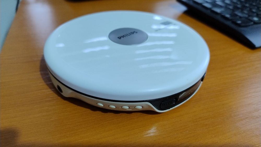 DVD player LG și walkman cd Phillips