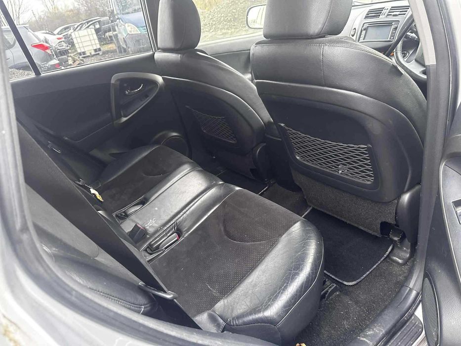 НА ЧАСТИ Toyota  Rav4 2.2 D-4D 150 Ел Кожа Навигация