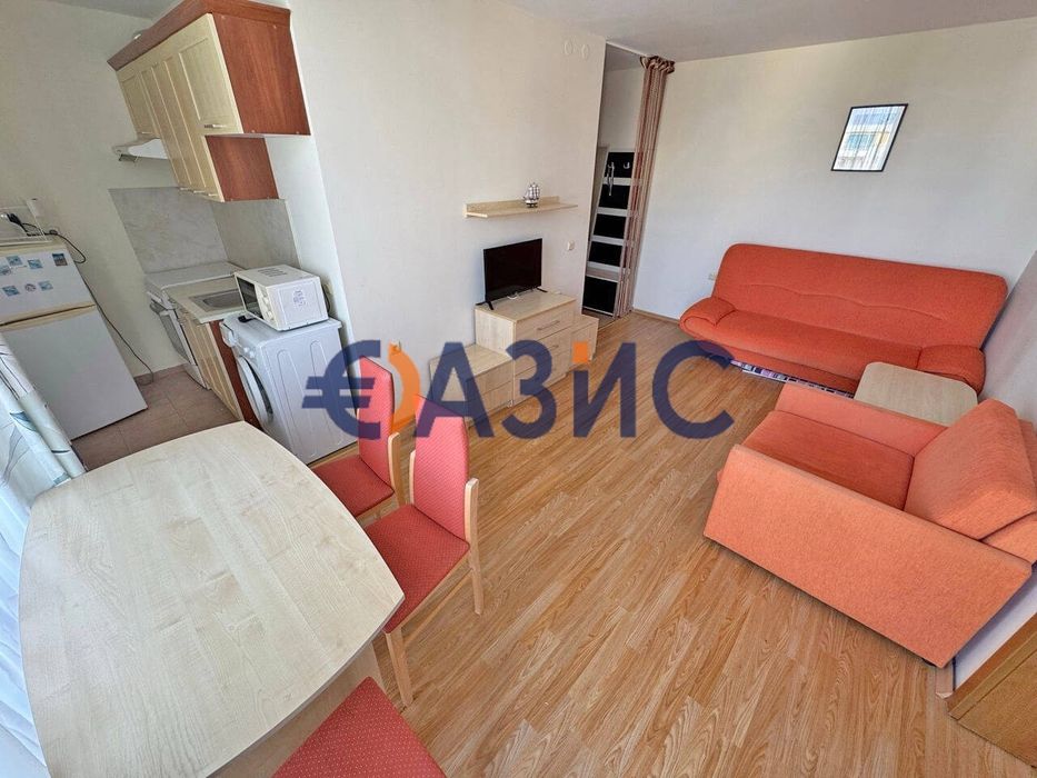 Двустаен апартамент в комплекс Crown Fort Club, 66 кв.м., Свети Влас,