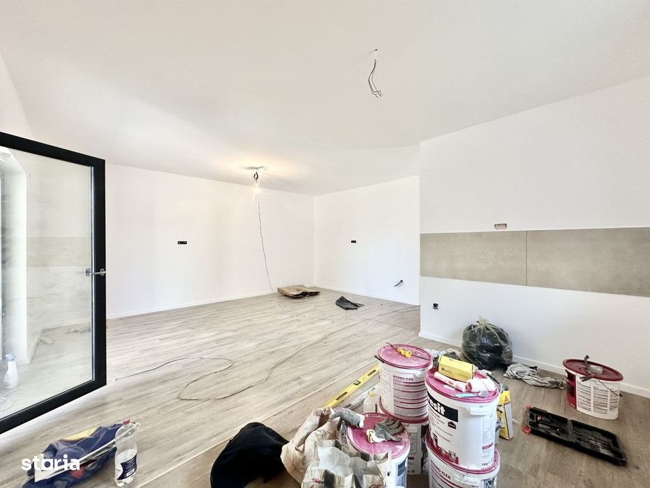 Duplex modern pe parter in Albina – 3 camere, 2 bai si teren generos