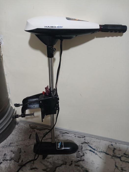 Лодочний электроматор