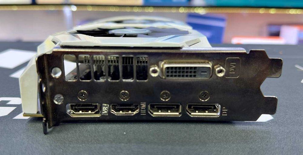 Продается б/у видеокарта ASUS DUAL OC GTX1060 6GB WHITE