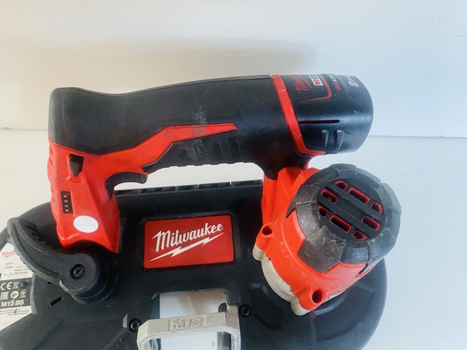 Milwaukee circular banzic de metal