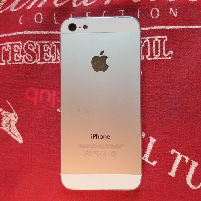Продаеться IPhone 5