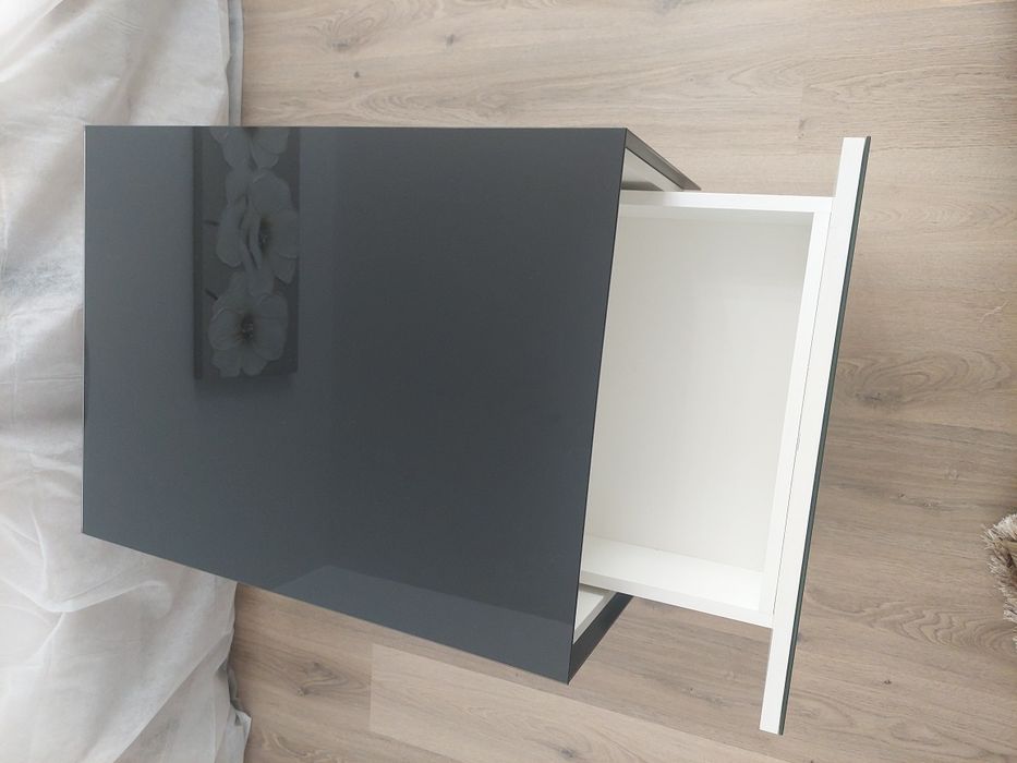Masa din sticla cu 2 sertare incorporabile   î-47cm ,L-80cm  ,l-61cm(se poate doar în Craiova)