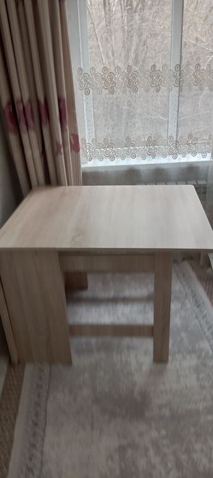 Продам стол книжка