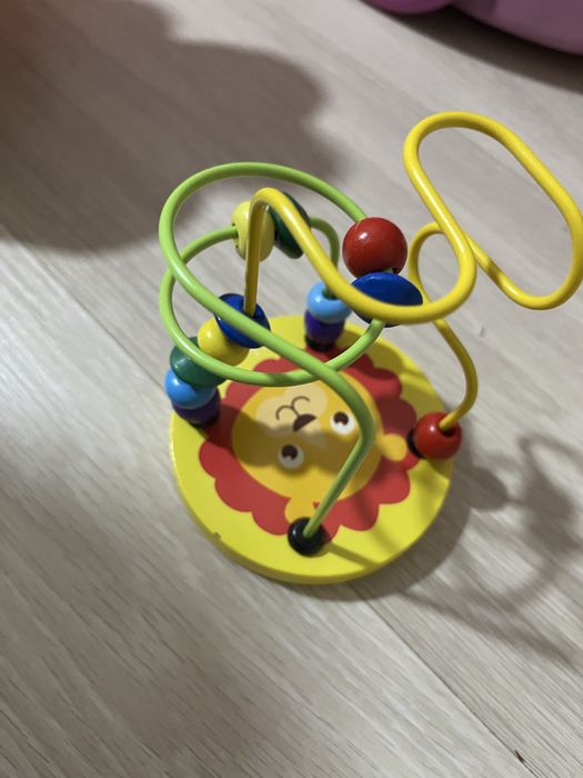 Игрушки все в рабочем состояний и коврик