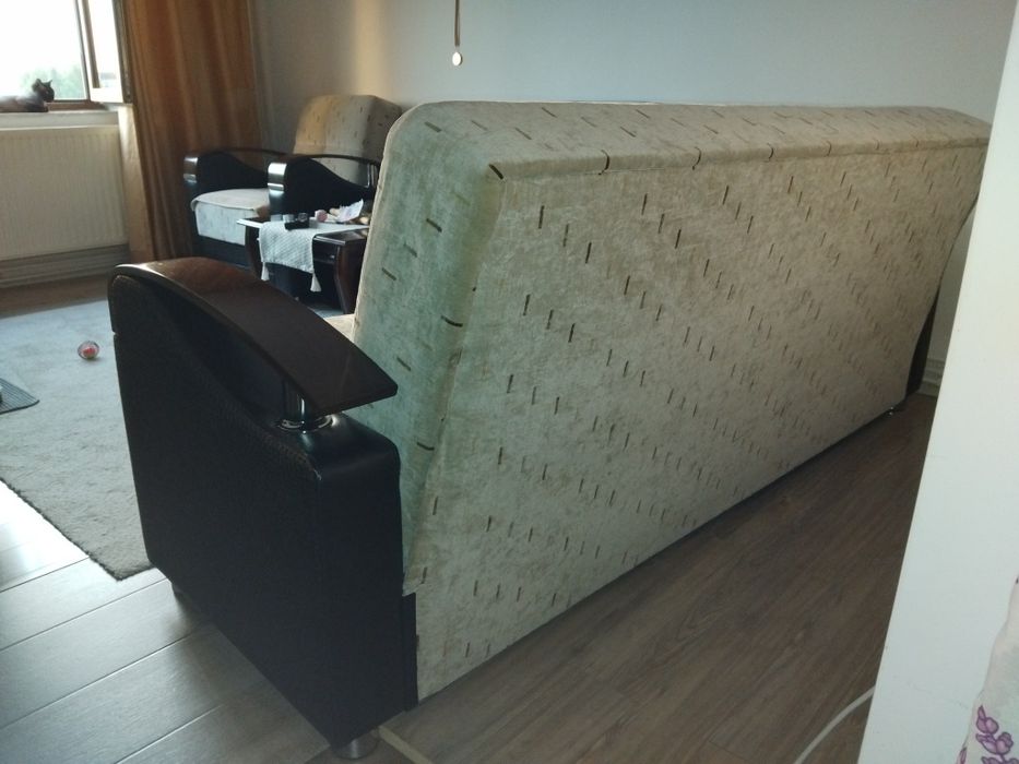 Vând set canapea Bellona + măsuță Bellonaa