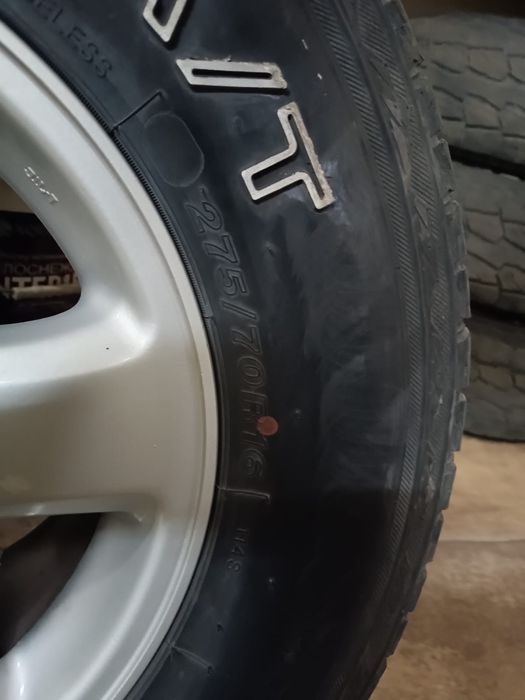 Продам шины 275/70/r16 вместе с оригинальными дисками