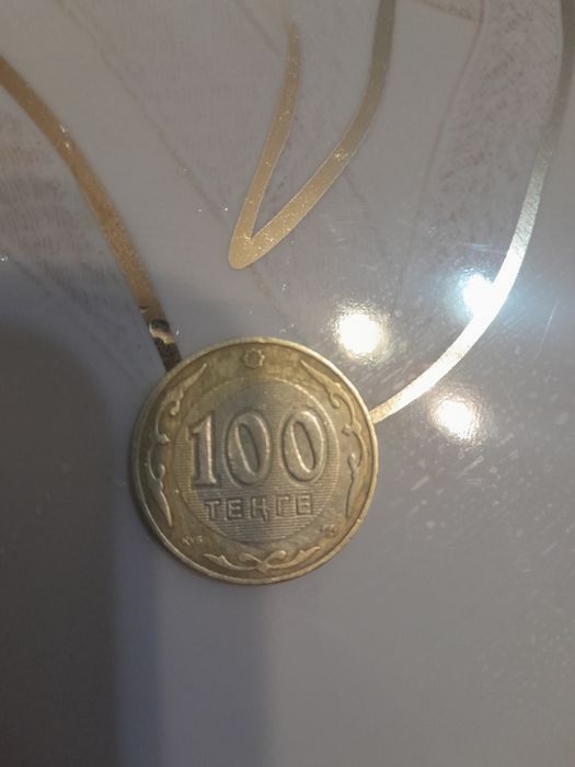 Монета 100тг брак