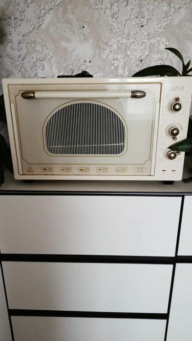 Диван и духовная печь