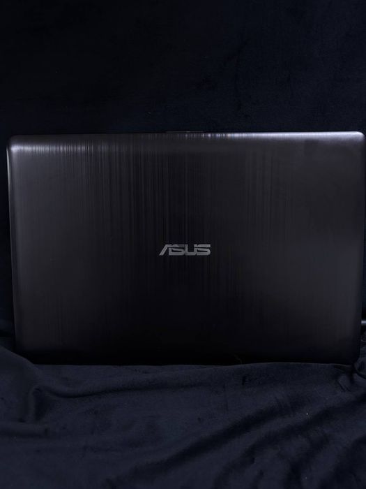 Ноутбук ASUS  Core i3-8130U