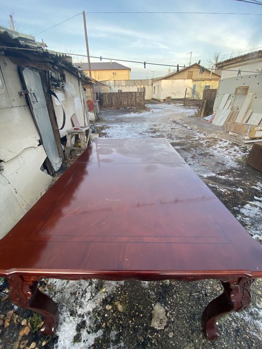 Стол вместительный