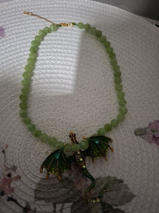 Colier peridot fațetat cu dragon 43 cm lungime reglabil