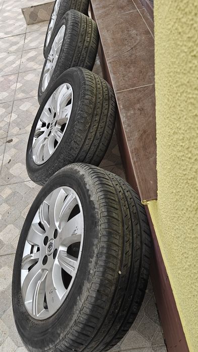 Roti  captur/Dacia/Nissan pe 16 inch in stare buna