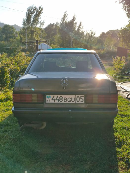 Машина: Mercedes-Benz 190