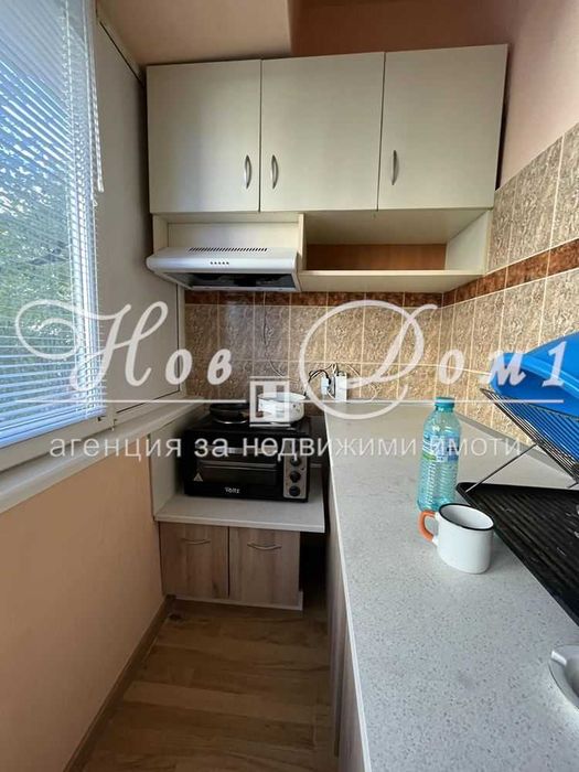 Дава се под наем Тристаен апартамент в Варна, Център - 92 кв.м за 561 € - Снимка #4