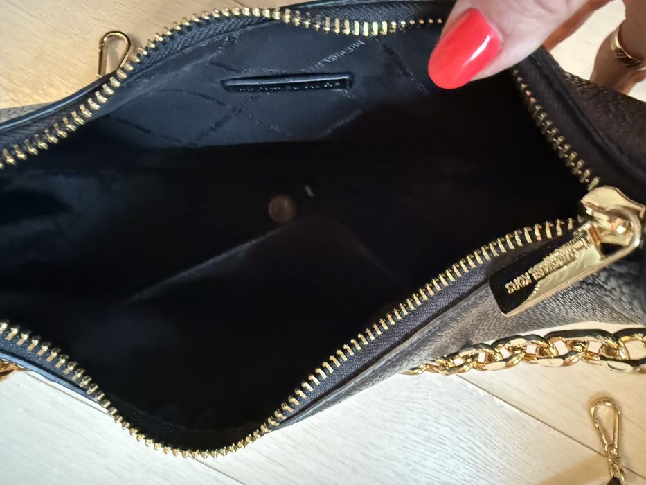 Продавам чанта Michael Kors