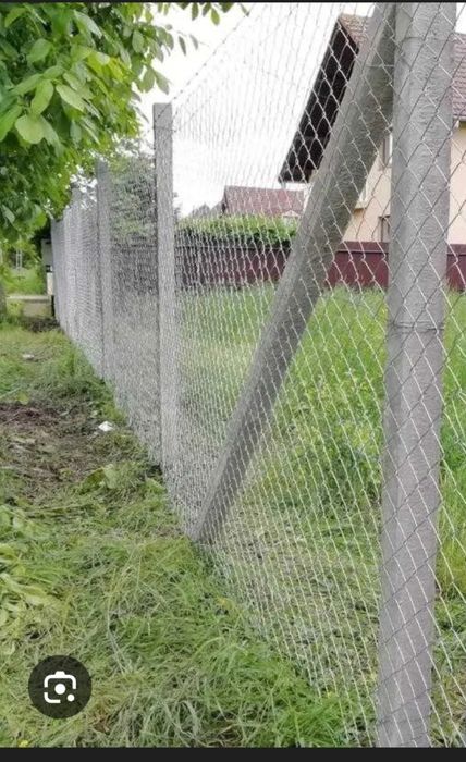Garduri din plasa  si beton