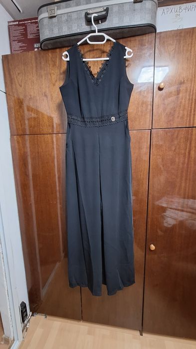 Черен гащеризон с дантела