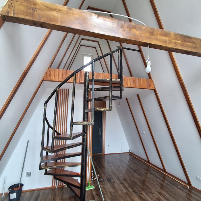 Cabana A frame din lemn în toată tara