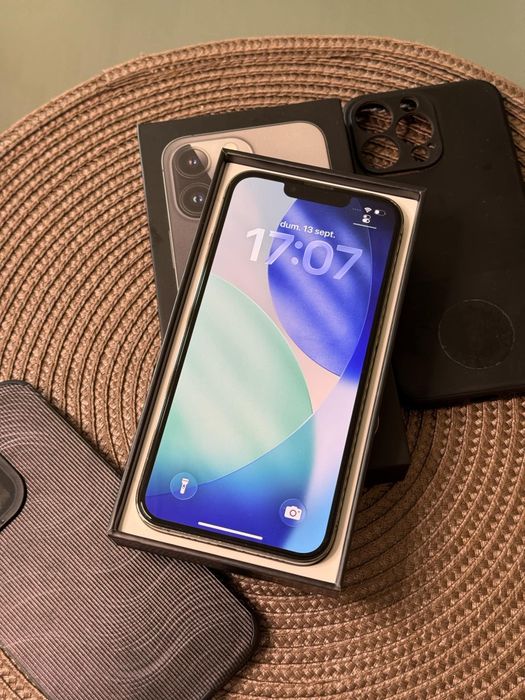 iPhone 13 pro Graphite 256 GB 89% impecabil la cutie + 2 huse