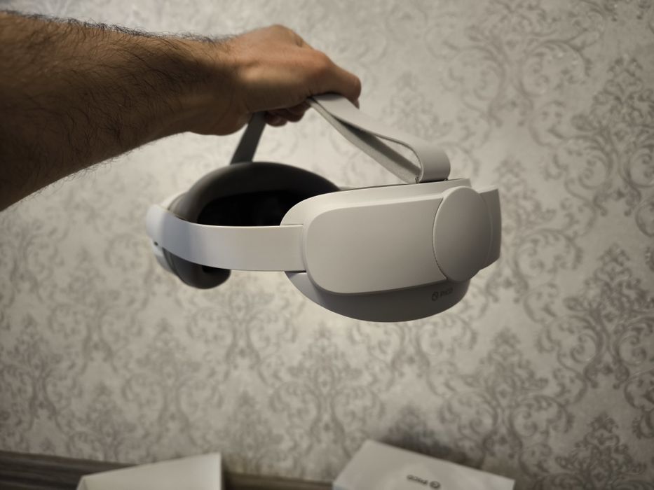 Шлем виртуальной реальности VR