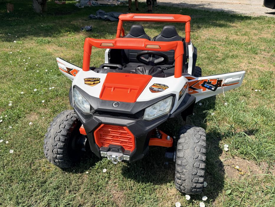 Детски  акумулаторен джип UTV 4X4