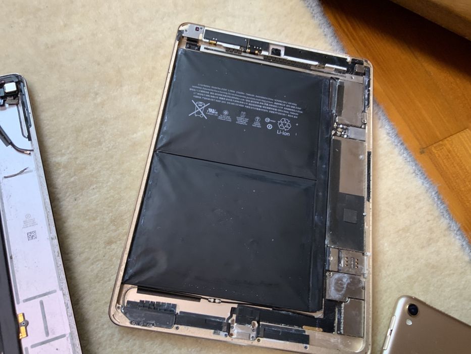 Lot 5 ipad uri pt piese